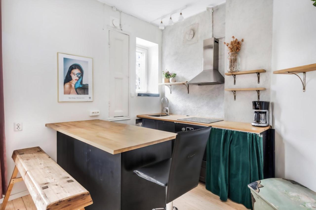 Wehost Modern Kitchen Studio With Bright Colours Apartment Helsinki Exterior foto