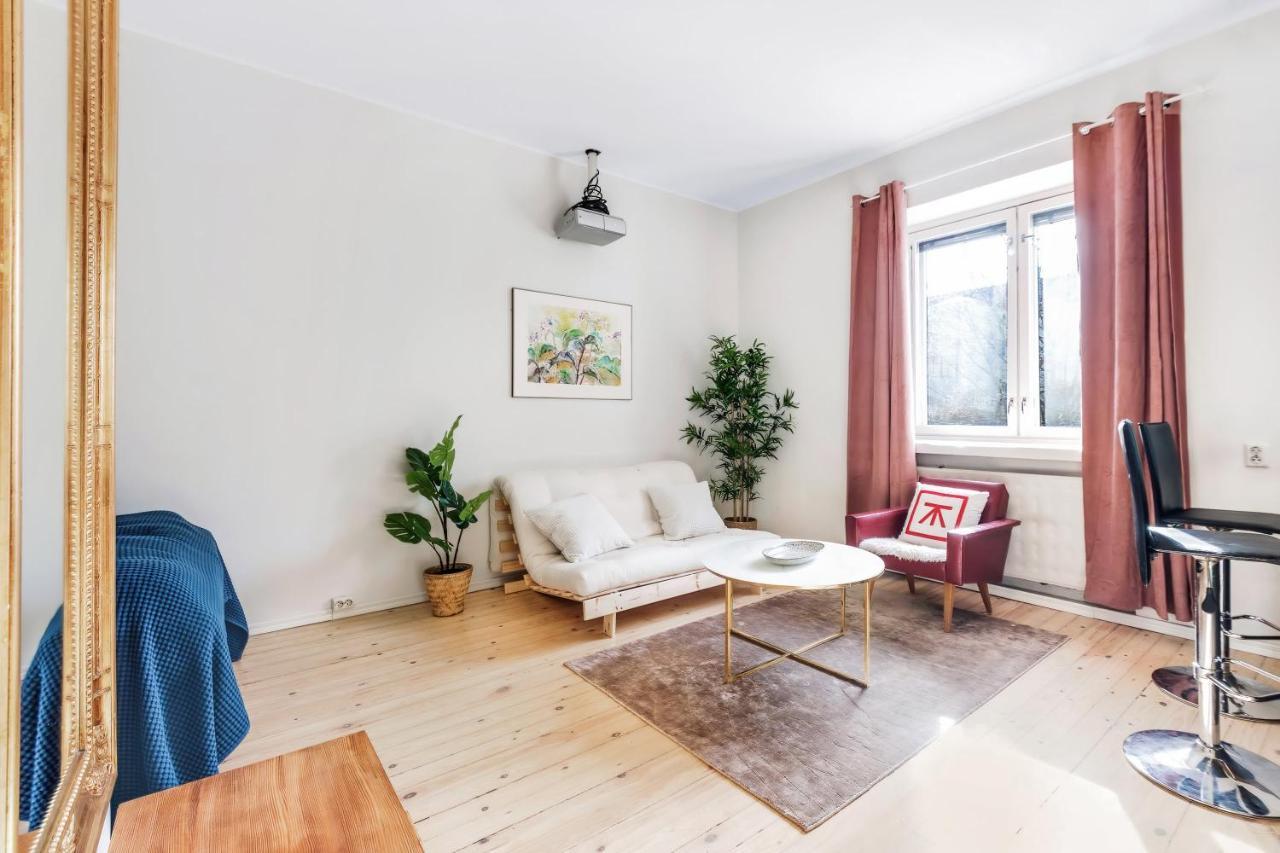 Wehost Modern Kitchen Studio With Bright Colours Apartment Helsinki Exterior foto